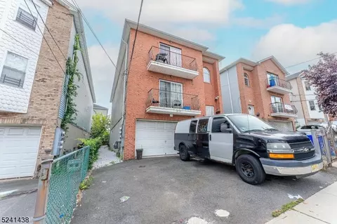 20-22 Hunter St, Newark, NJ 07114