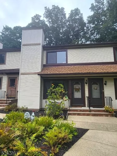 604 Stonegate Ln, Stanhope, NJ 07874