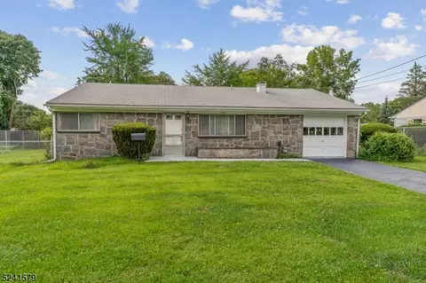 205 Hurley Dr, Hackettstown, NJ 07840
