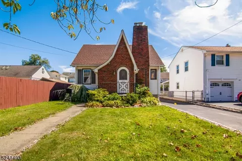 625 Hemlock St, Roselle Park, NJ 07204
