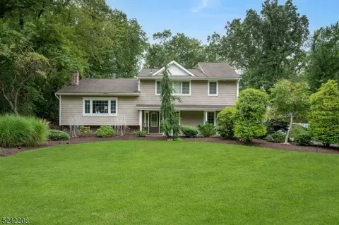 3 Oak Ln, Montville Twp, NJ 07058