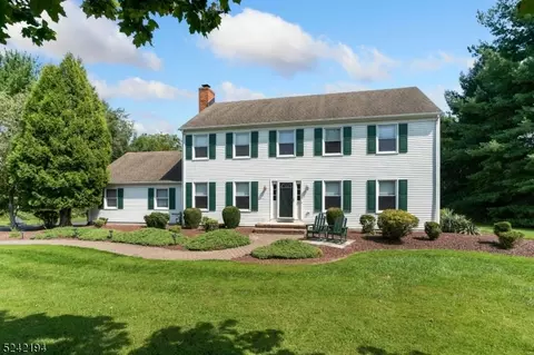 11 Fieldstone Pl, Flemington, NJ 08822