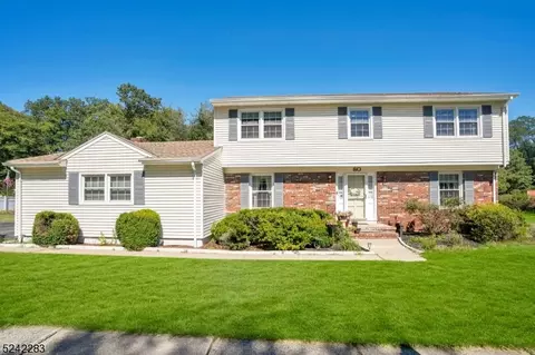 80 Lions Head Dr, Wayne, NJ 07470