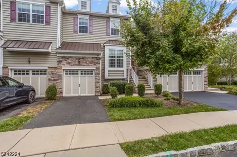 9 Braeburn Dr, Skillman, NJ 08558