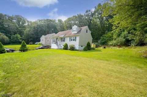 340 Union Ave, Bloomingdale, NJ 07403