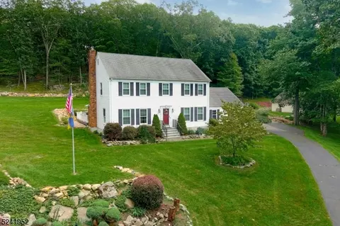 96 Skyline Dr, Sparta, NJ 07871