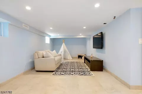 175 Clinton Ave, North Plainfield, NJ 07063 photo 18