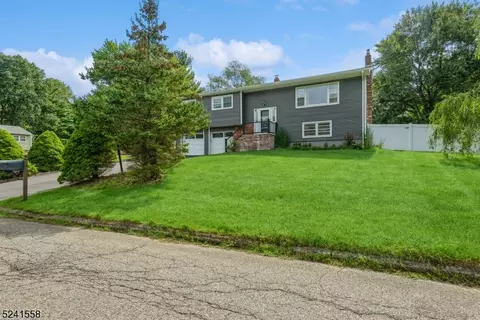 52 Warren Rd, Randolph, NJ 07869