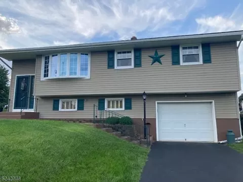 717 Vulcanite Ave, Alpha, NJ 08865