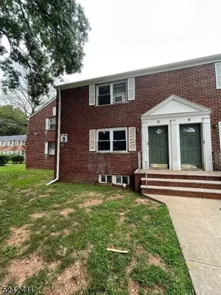 8 Carolyn Ter # A, Roselle, NJ 07203