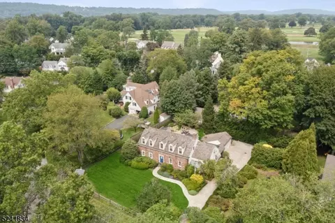 526 Wychwood Rd, Westfield, NJ 07090
