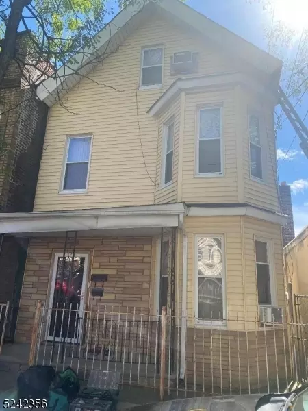 579 N 5th St #2, Newark, NJ 07107