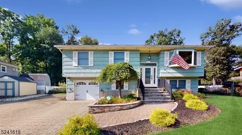 11 Roland Rd, Pequannock Twp, NJ 07440