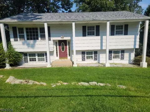 19 Hillside Ter, Green Twp, NJ 07821