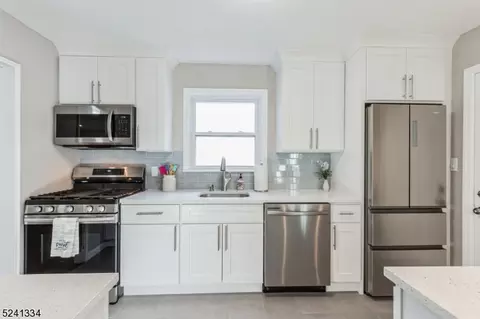 839 E 7th St, Plainfield, NJ 07062 photo 3