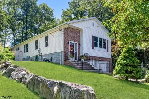 47 Cayuga Ave, Rockaway, NJ 07866