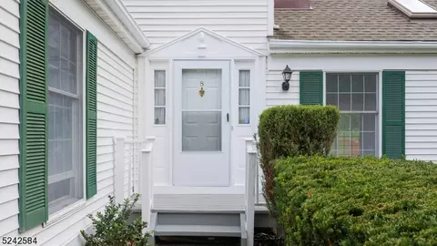 8 Plymouth Ct, Basking Ridge, NJ 07920
