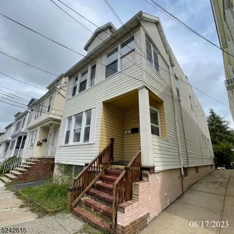 32 Windsor St, Kearny, NJ 07032
