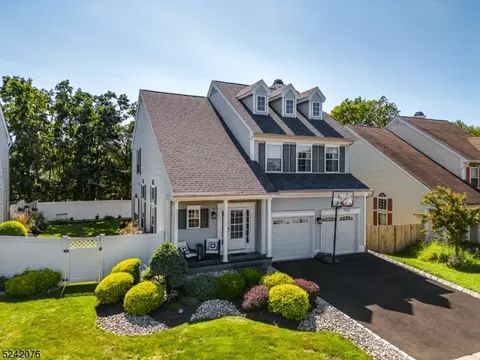 13 Champlain Way, Franklin Twp, NJ 08823