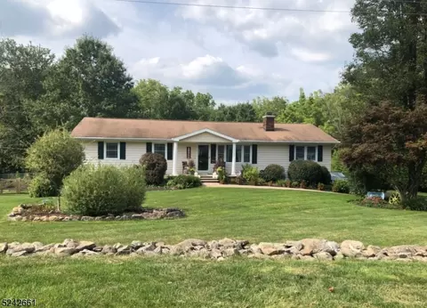 168 Petersburg Rd, Hackettstown, NJ 07840