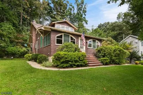 45 Shawnee Trl, Denville, NJ 07834