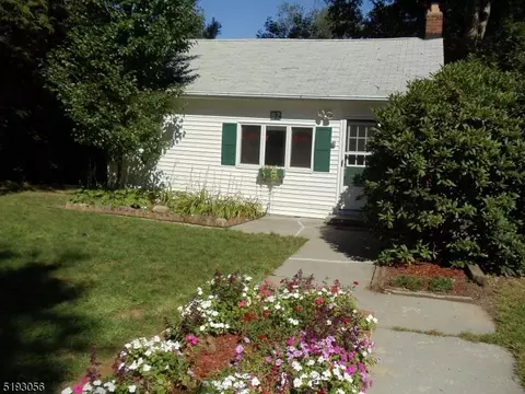 82 Longwood Lake Rd, Oak Ridge, NJ 07438