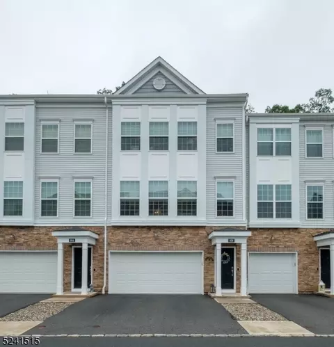 906 Parkview Ln, Rockaway, NJ 07866