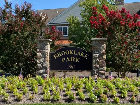 58 Brooklake Rd, Florham Park, NJ 07932