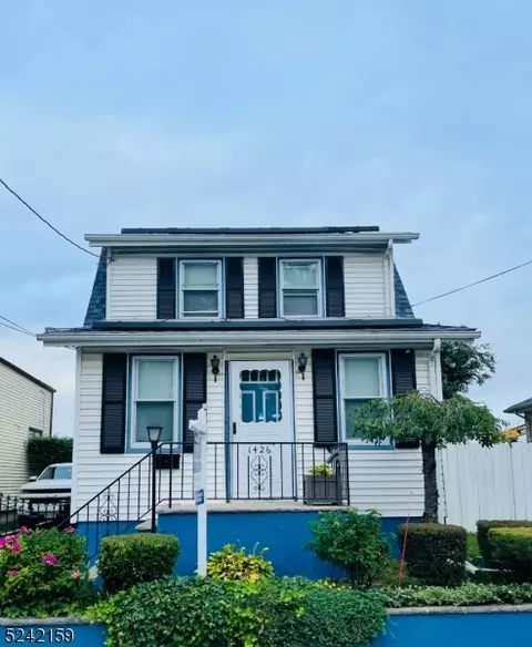 1426 Leslie St, Hillside, NJ 07205