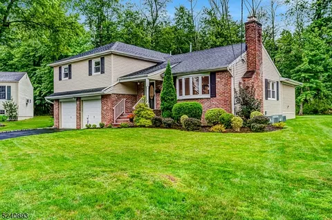 107 Oakland St, Berkeley Heights, NJ 07922
