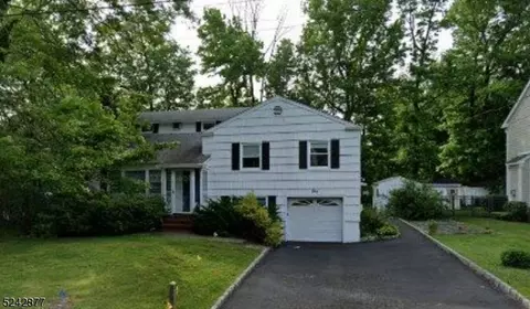 1 Faulkner Dr, Westfield, NJ 07090