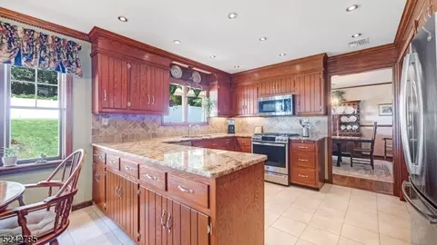 20 Smith Ln, Wayne, NJ 07470 photo 9