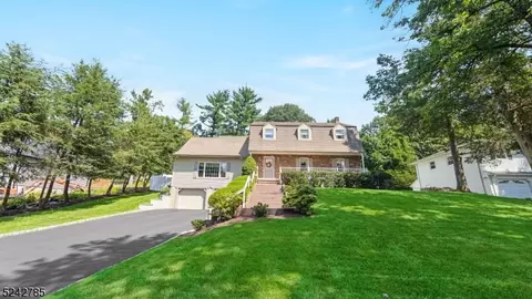 20 Smith Ln, Wayne, NJ 07470