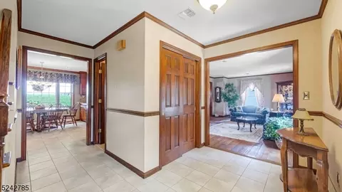 20 Smith Ln, Wayne, NJ 07470 photo 4