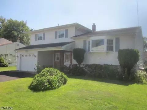 71 Washington St, Clark, NJ 07066