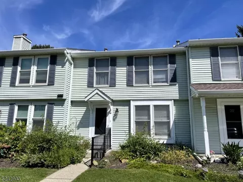 22 Ben Franklin Dr, Franklin, NJ 07416