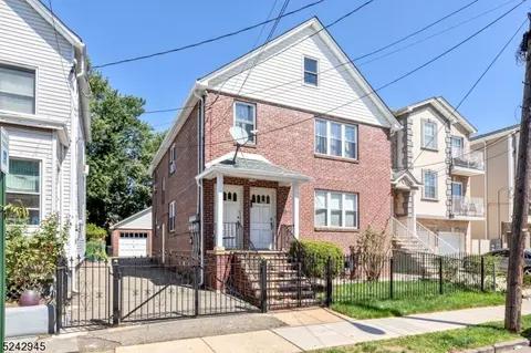 231 Franklin St, Elizabeth City, NJ 07206