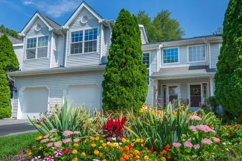 25 Winding Brook Rd, Hamburg, NJ 07419