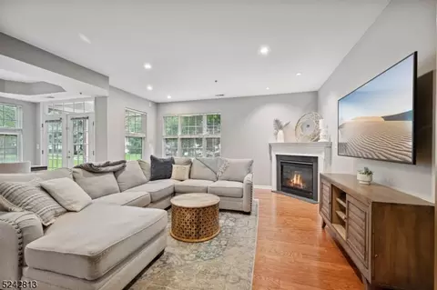 26 Taft Ln, Morristown, NJ 07960
