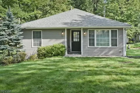 6 Miami Trl, Rockaway, NJ 07866