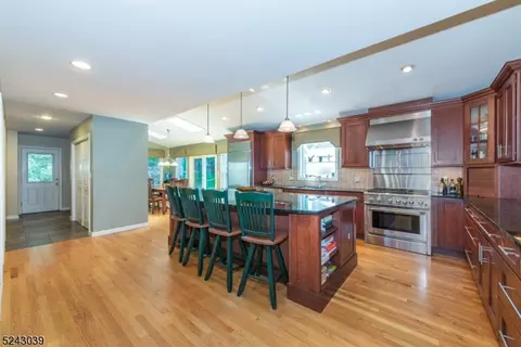 14 Drum Hill Ln, Randolph, NJ 07869