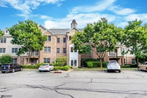 8 Zachary Way #8, Mount Arlington, NJ 07856