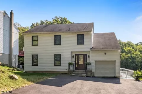 55 Meggins Rd, Rockaway Twp, NJ 07866