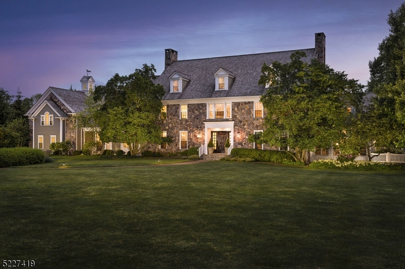 30 Sherwood Farm Rd  