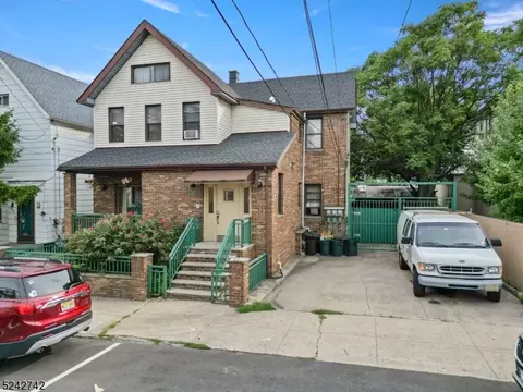 1717 48th St, North Bergen, NJ 07047