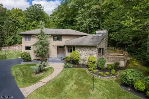 9 Green Terrace Way, West Milford, NJ 07480