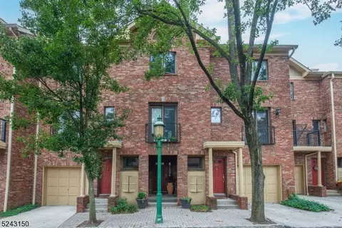62 Mews Ln, South Orange, NJ 07079