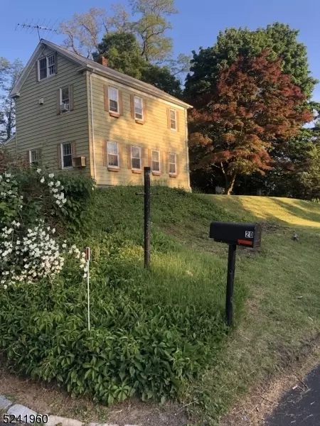 20 Hanover Rd, East Hanover, NJ 07936