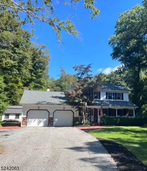 717 W Mountain Rd, Sparta, NJ 07871