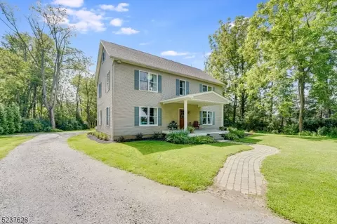 2 Clover Ave, Washington, NJ 07882
